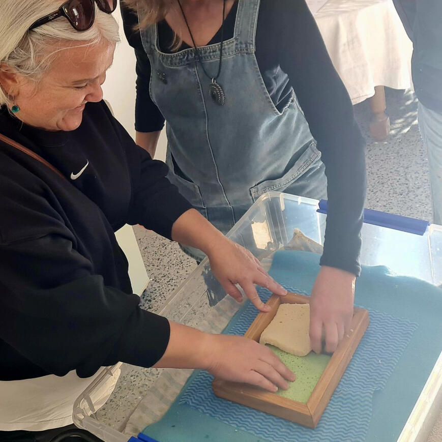 Mandy Hillson Studio - Paper making